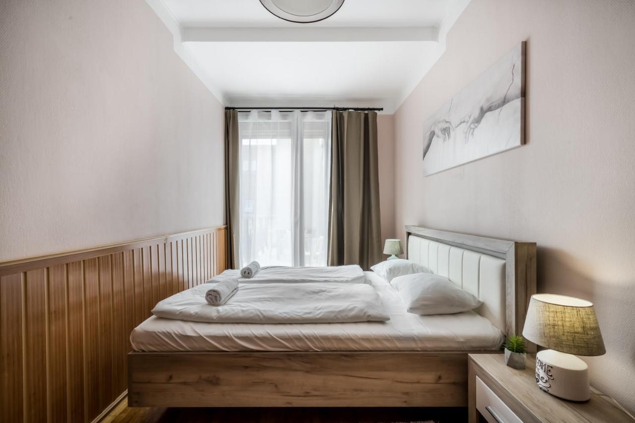 Bpr Timber Loft Home With Balcony Budapest Esterno foto